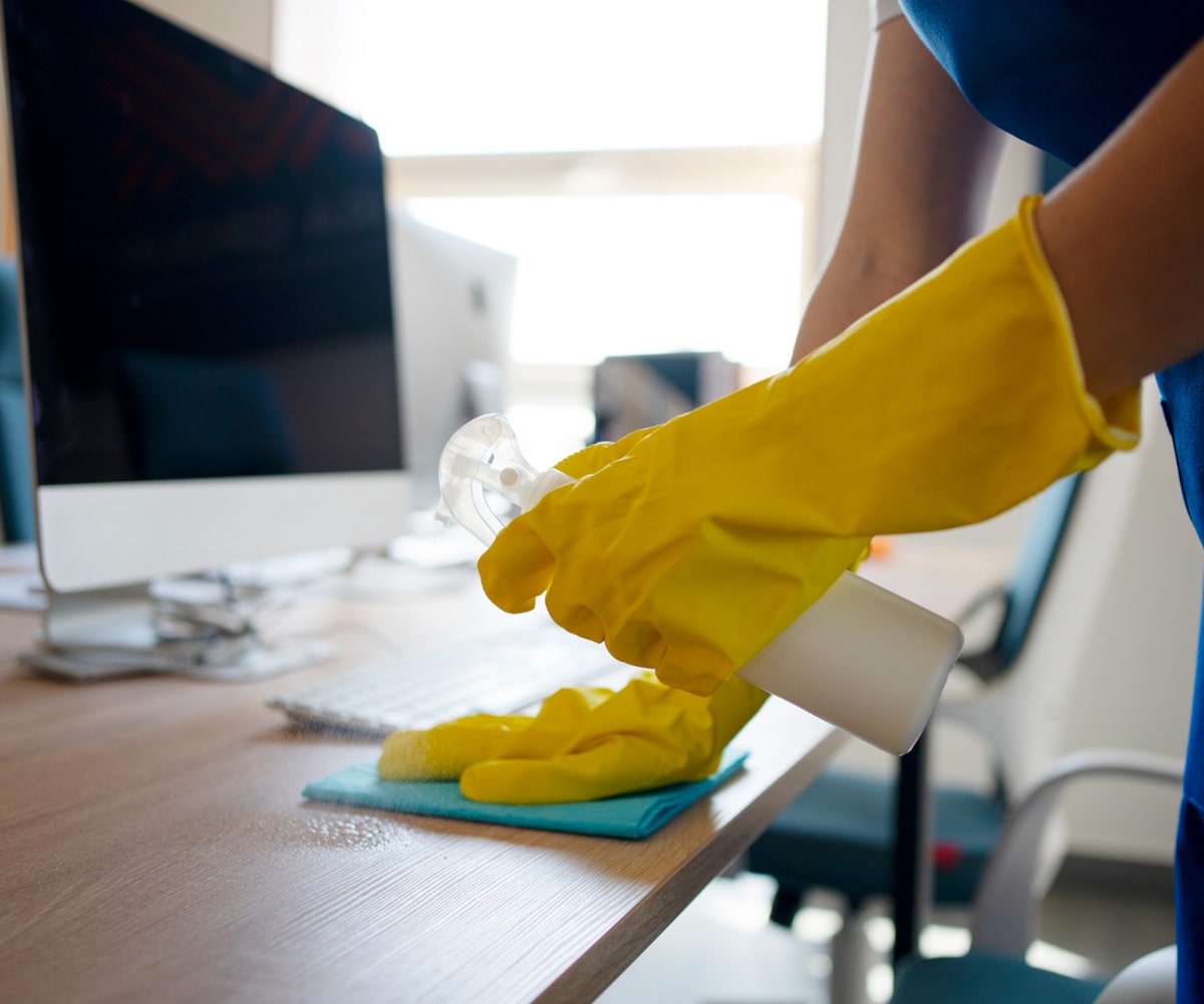 computer desk cleaning